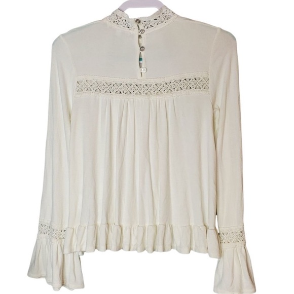 ANTHROPOLOGIE Eri + Ali Crochet Bell Sleeve Peplum Ruffle Swing Top — M - Picture 2 of 7